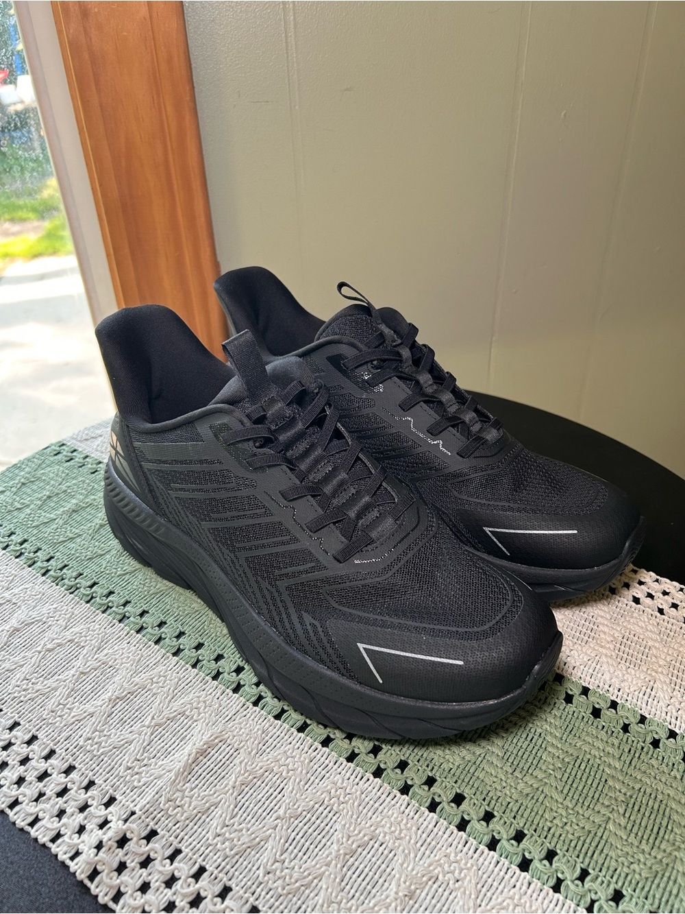 Men's Black Athletic Sneakers with Reflective Accents